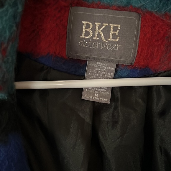 BKE Women’s Winter Coat Plaid Color Buttons on Front with tie size medium - Picture 2 of 4